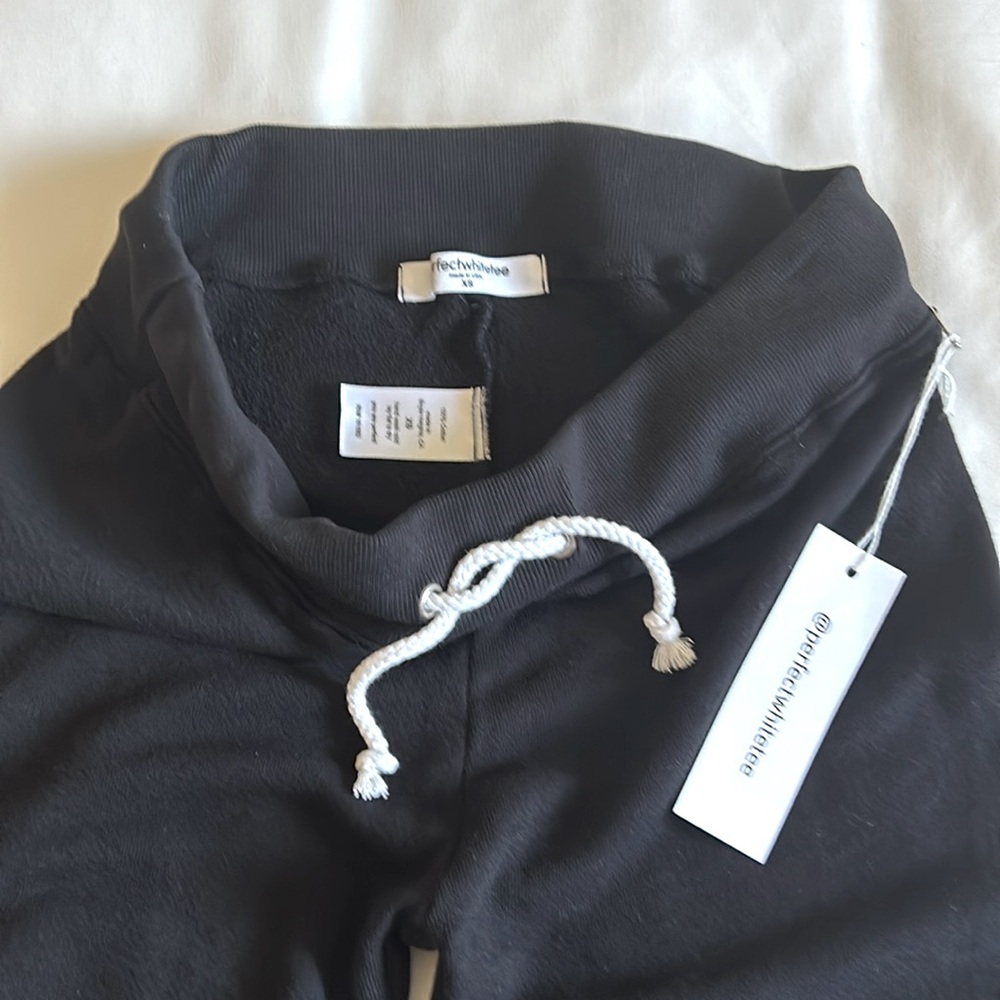 Perfectwhitetee NWT Woman’s Freddie 100% Cotton French Terry Black Joggers XS